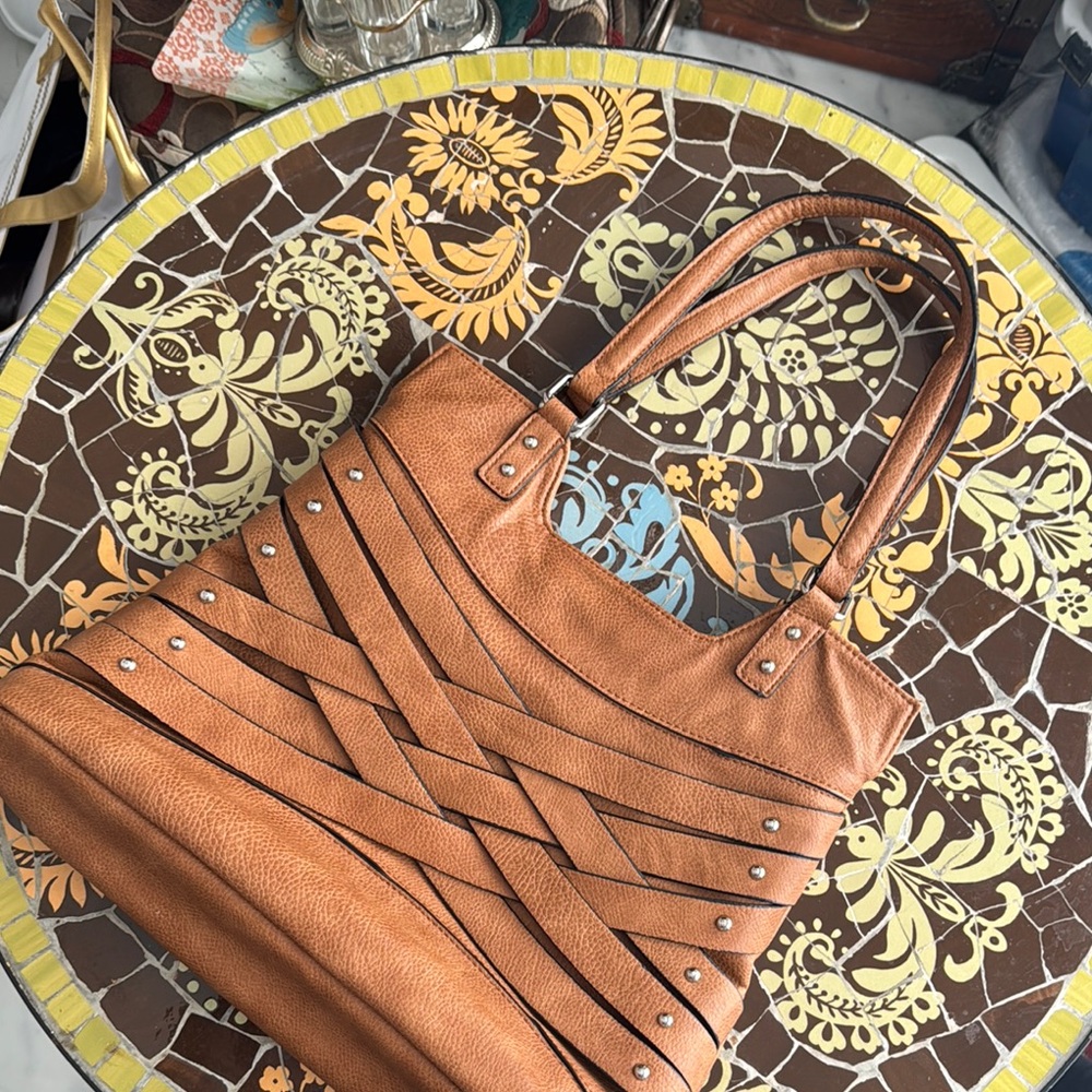 KENSIE Elegant Tan Woven Women's Bag - Picture 1 of 8